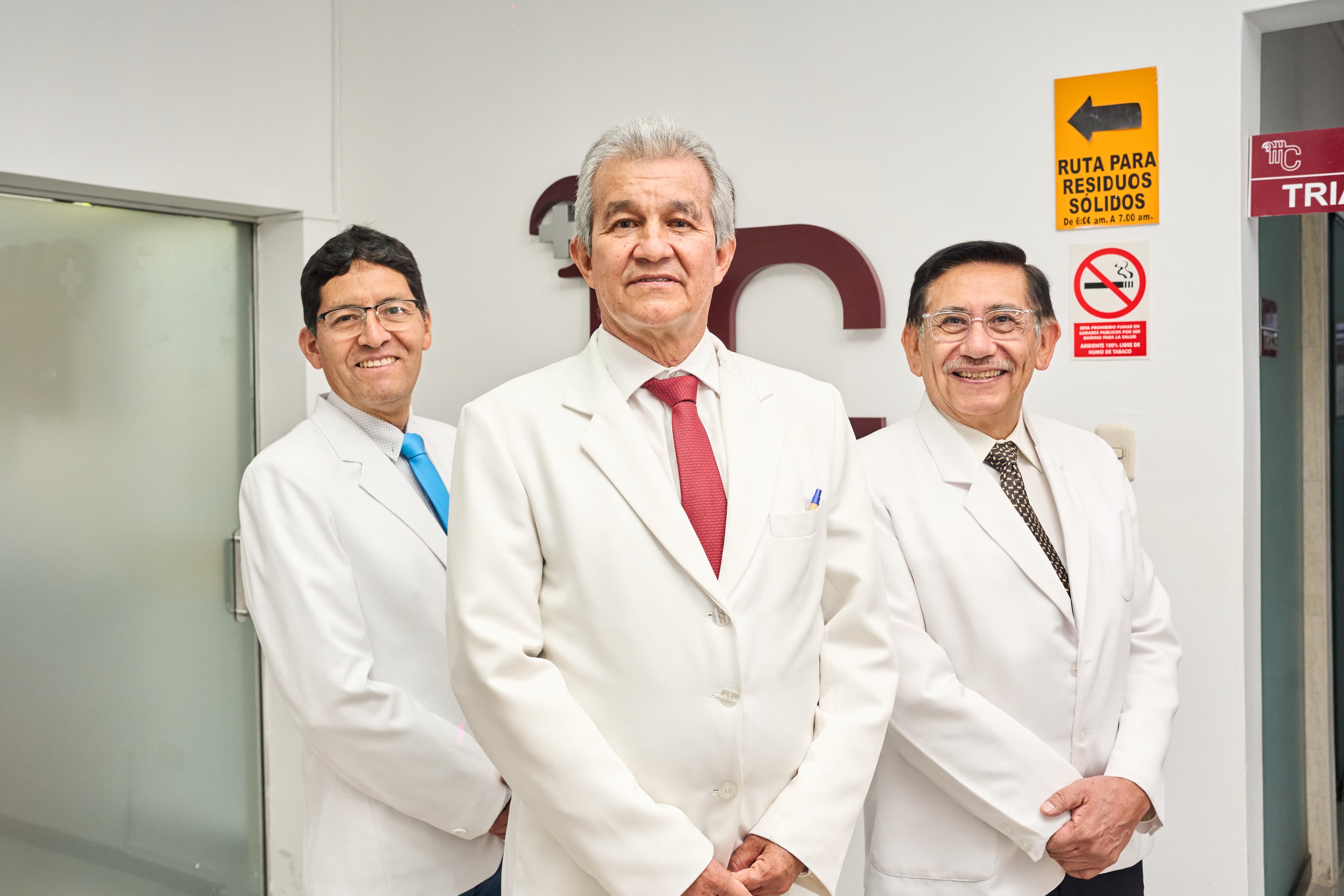 Equipo médico en atención
